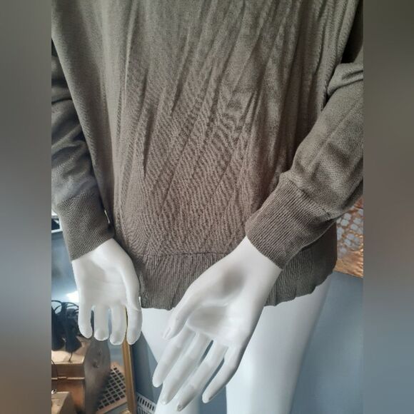 Zara Olive Green Women's Fine Knit Sweater - Picture 4 of 12